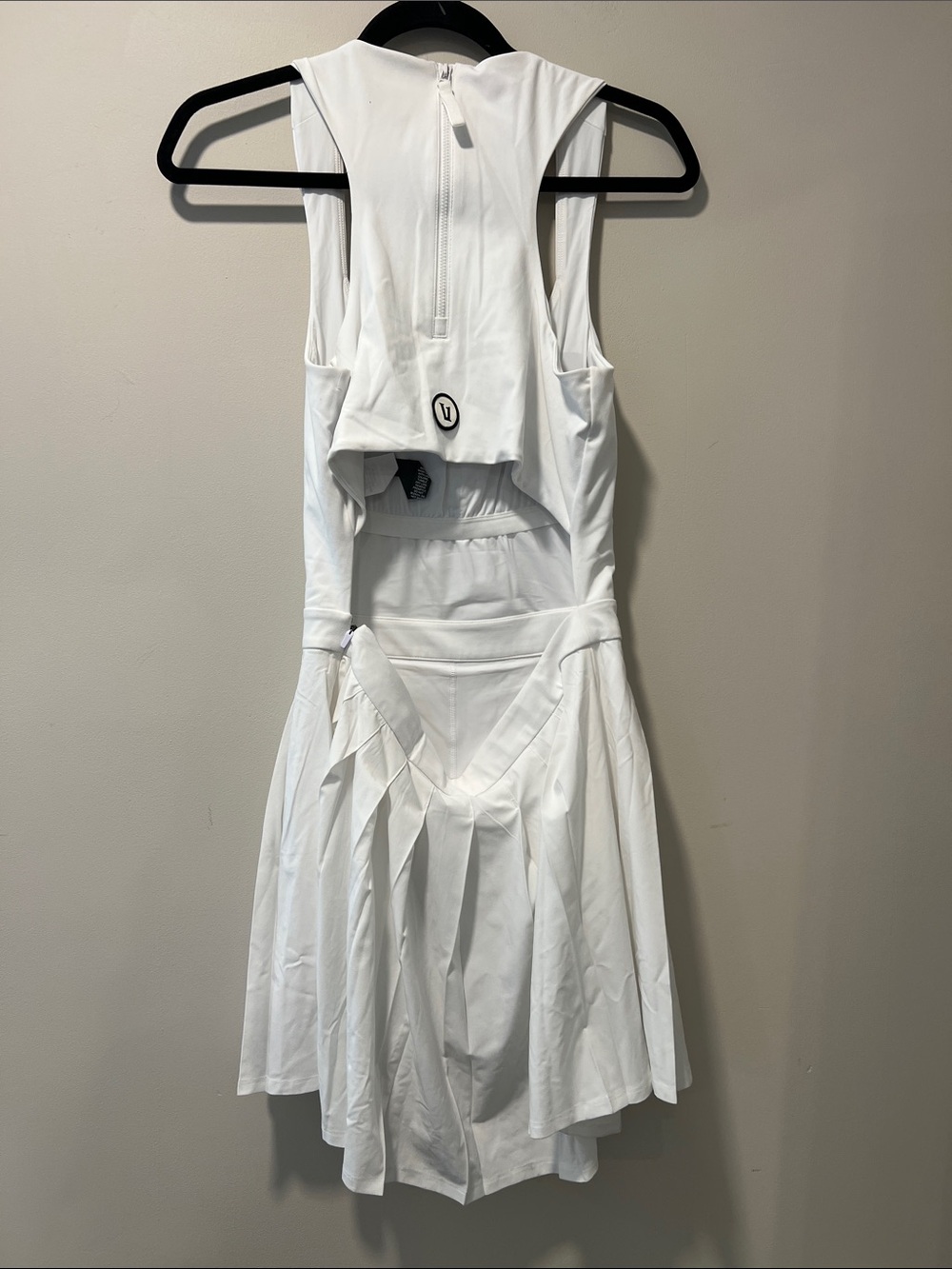 Vuori Performance Tennis Dress White Open Back Built-In Shorts Size Large DL1 - Picture 6 of 15